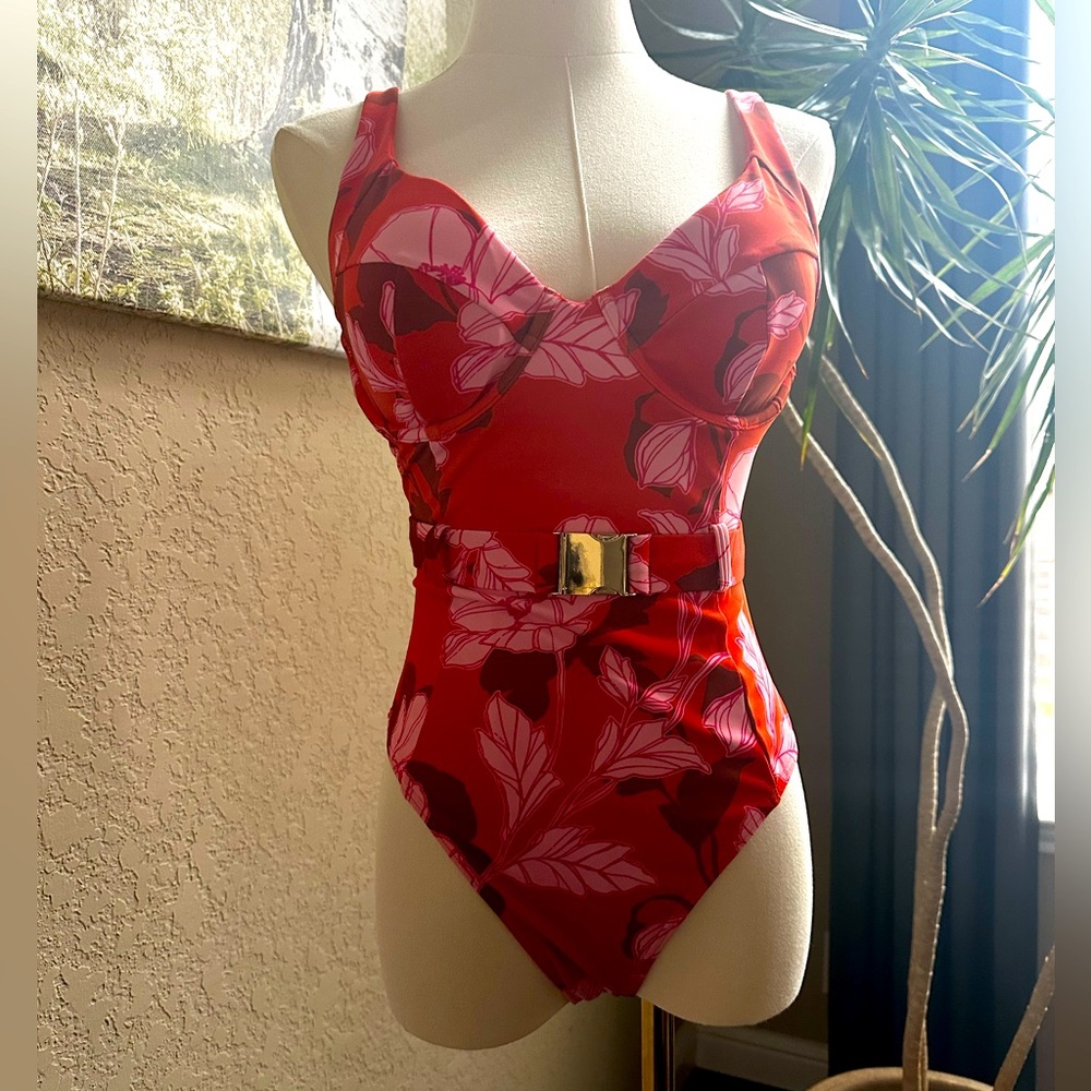 Hutch | NWOT - Spring 2025 Swim- one piece, Small, Belt, built-in bra